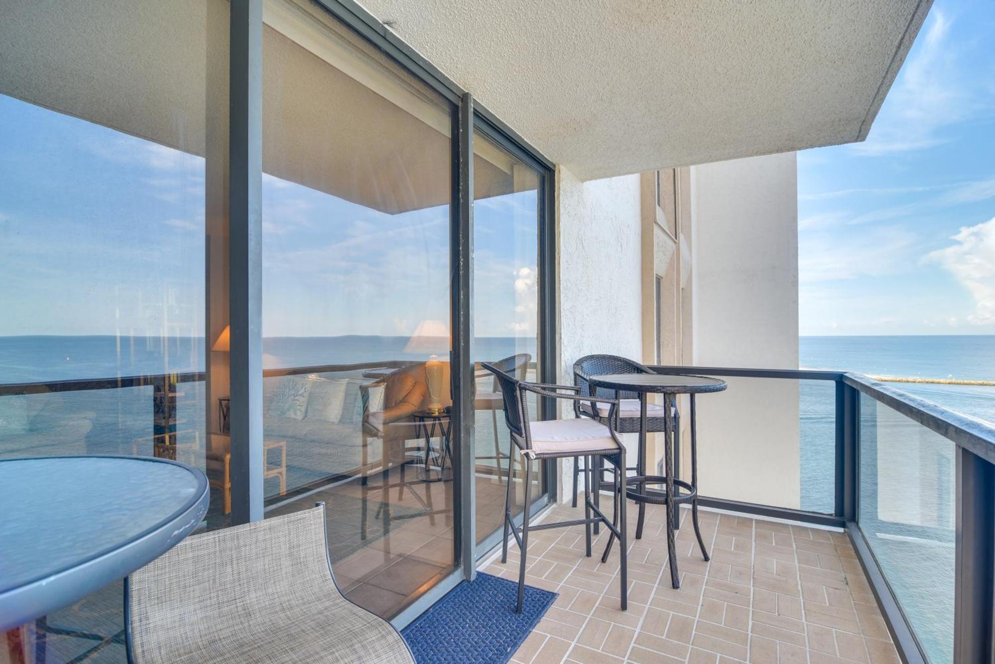 Oceanfront Condo With Balcony And Stunning Views! Clearwater Beach Kültér fotó